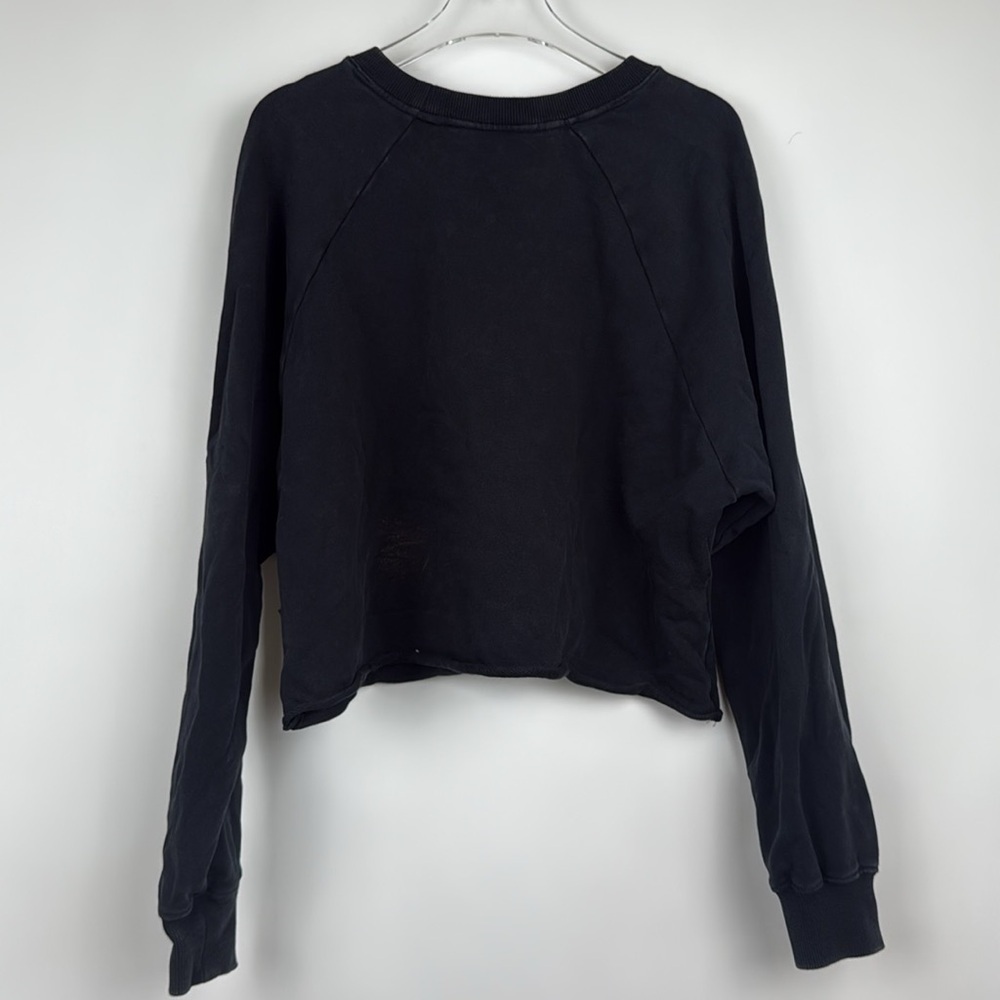 JoyLab Cropped Distressed Crew Neck Black Sweatshirt Size Medium - Picture 5 of 8